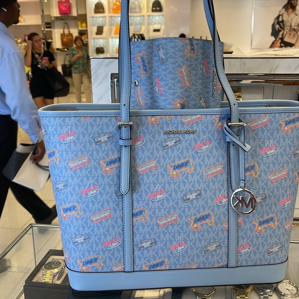 MICHAEL KORS JST Lg Printed  Logo Tote Bag & MK JST Md Prntd Logo Bi-Fold Wallet - Picture 10 of 16